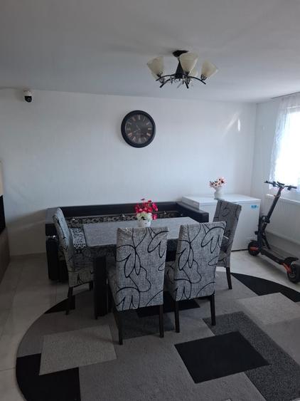 Apartament cu 3 camere decomandat în Viișoara