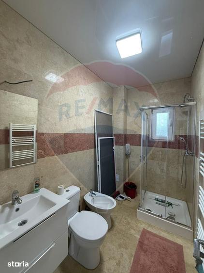 Casă cu 3 camere cu Teren 100 Mp în Central