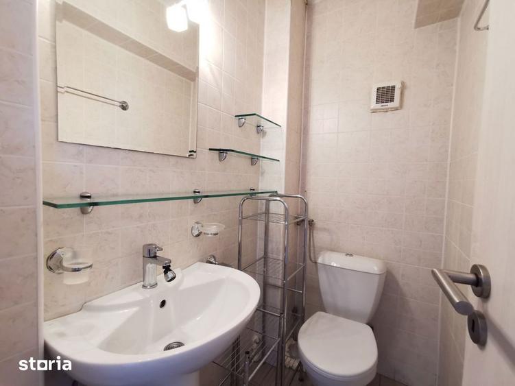 Apartament cu 3 camere decomandat, mobilat în Central