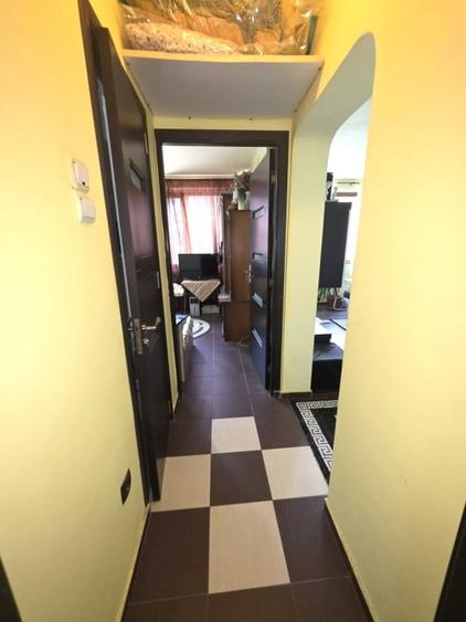 Apartament cu 3 camere semidecomandat, mobilat în Giurgiului