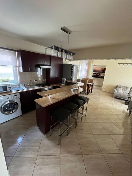 Apartament cu 4 camere decomandat în Central