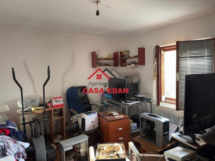 Casă cu 6 camere cu Teren 1521 Mp în Câmpina