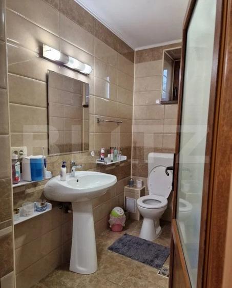 Casă individuală cu 11 camere cu Teren 906 Mp în Brașovul Vechi