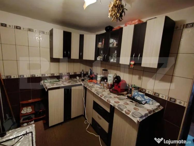 Casă cu 4 camere cu Teren 250 Mp în Lascăr Catargiu