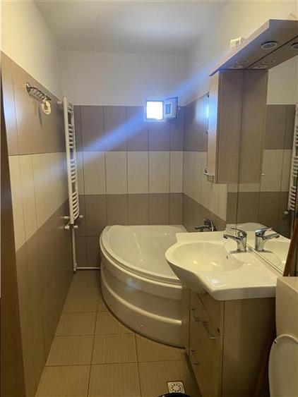 Apartament cu 2 camere decomandat, mobilat în Ultracentral