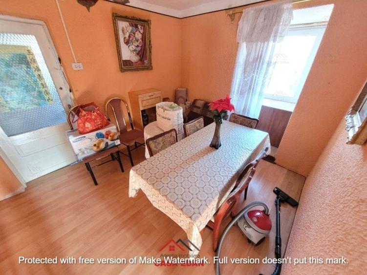 Apartament cu 4 camere semidecomandat în Central
