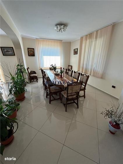 Casă cu 4 camere în Central