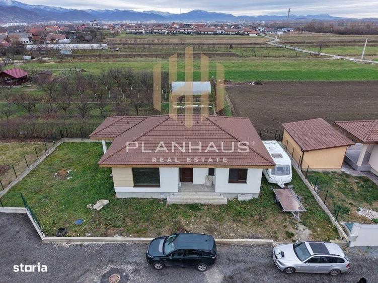 Casă cu 4 camere în Săsar