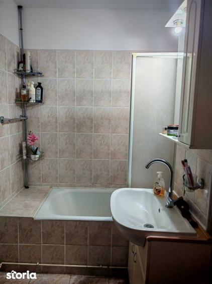 Apartament cu 3 camere decomandat în Sud