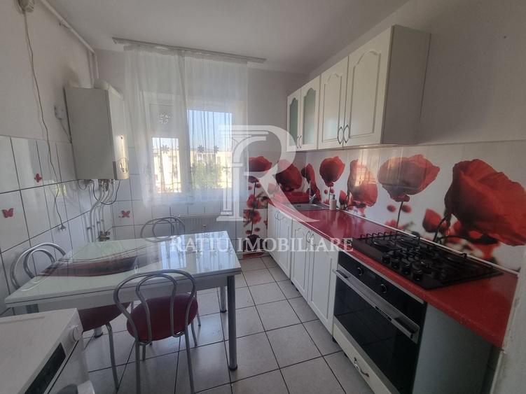 Apartament cu 2 camere semidecomandat, mobilat în Gojdu