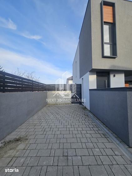 Casă cu 4 camere cu Teren 202 Mp în Palazu Mare