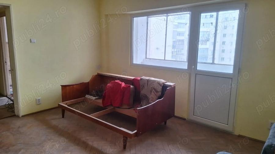 Apartament cu 3 camere semidecomandat în Ultracentral