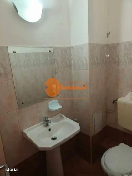 Apartament cu 3 camere decomandat în Gorjului