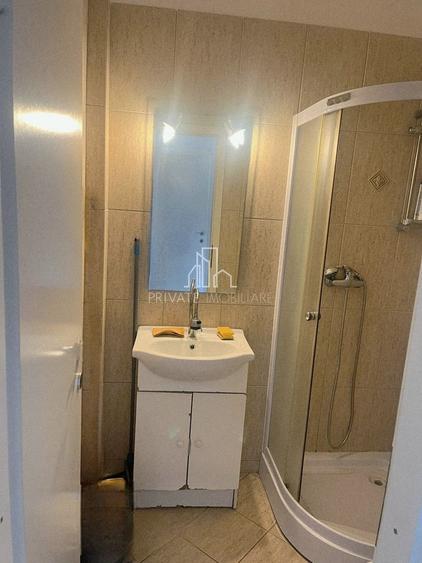 Apartament cu 3 camere decomandat în Tudor