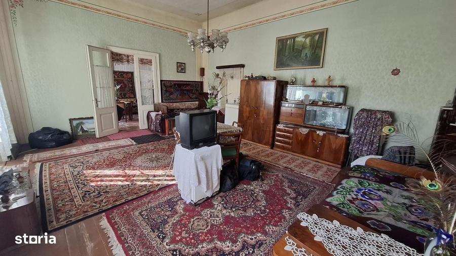 Casă cu 3 camere în Central