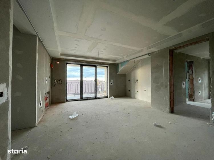 Apartament cu 3 camere semidecomandat în Central
