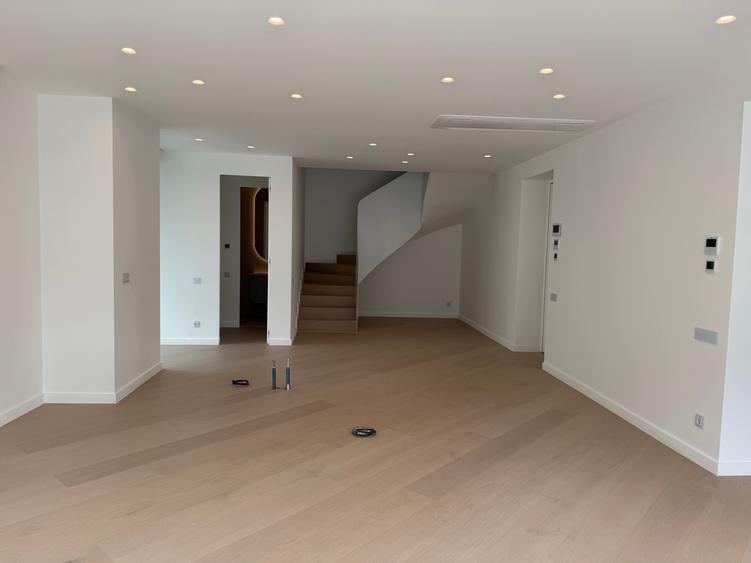 Apartament cu 4 camere decomandat în Aviației