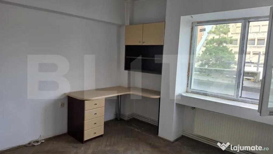 Apartament cu 3 camere decomandat în Ultracentral