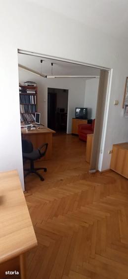 Apartament cu 5 camere în Ultracentral