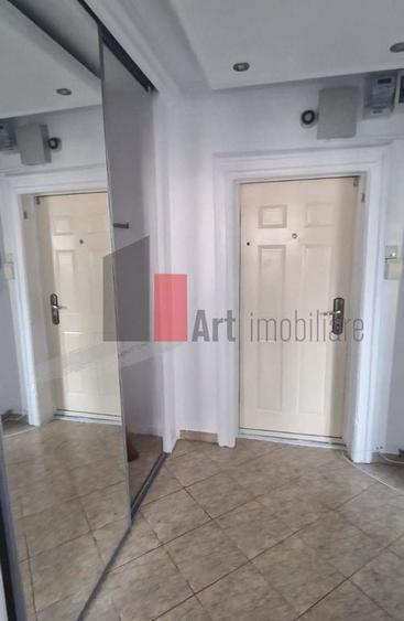 Apartament cu 2 camere semidecomandat în Moșilor