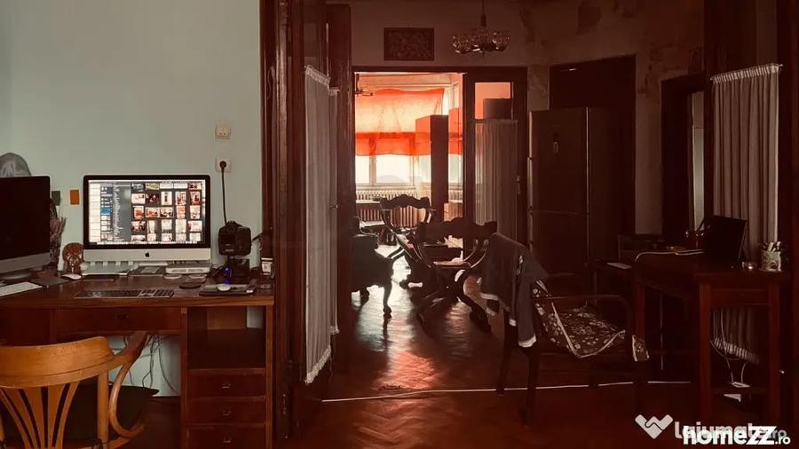 Apartament cu 4 camere semidecomandat în Ultracentral
