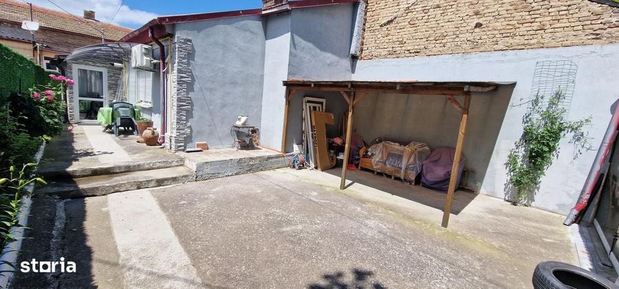 Casă cu 3 camere în Central
