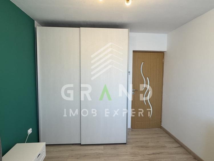 Apartament cu 3 camere semidecomandat, mobilat în Florești