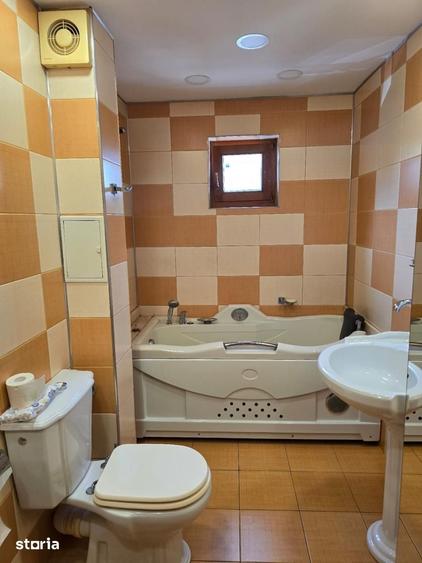 Apartament cu 4 camere în Cetate