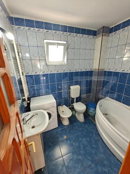 Duplex cu 6 camere cu Canalizare în Exercițiu