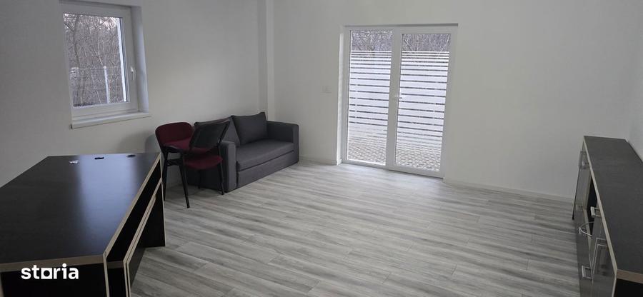 Spațiu comercial, de 36 mp, în Nicolina