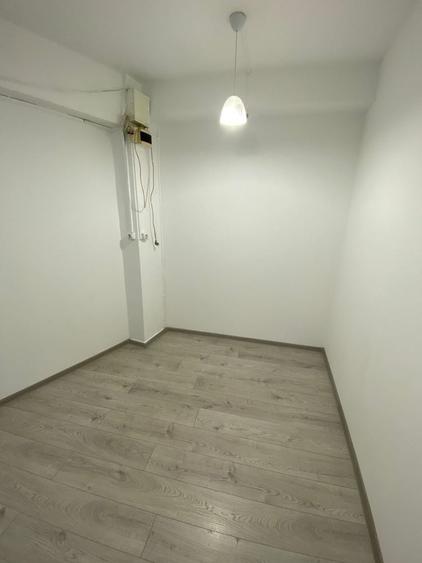 Spațiu comercial, de 8 mp, în Central