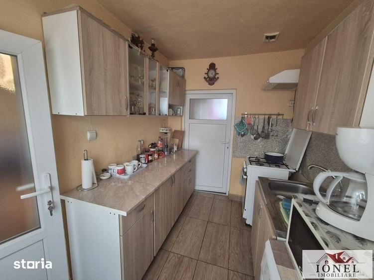 Casă cu 4 camere cu Teren 2038 Mp în Jidvei