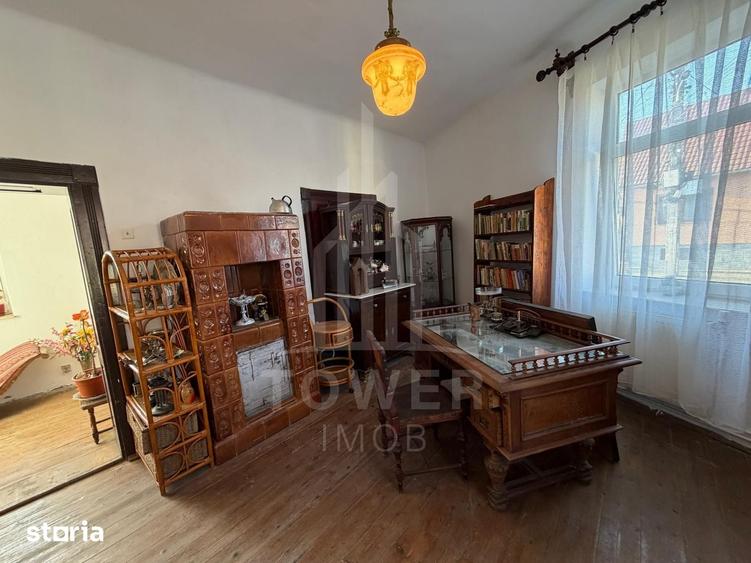 Casă cu 4 camere decomandat cu Teren 306 Mp în Central