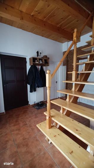 Casă cu 3 camere cu Teren 2135 Mp în Petrești