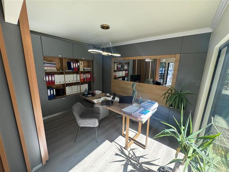 Spațiu comercial, de 23 mp, în Ultracentral