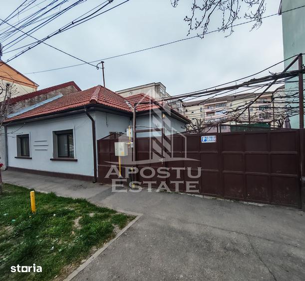 Casă cu 4 camere decomandat cu Teren 567 Mp în Lipovei