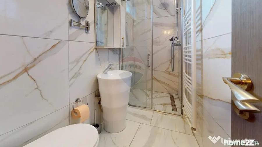 Apartament cu 3 camere decomandat în 15 Noiembrie