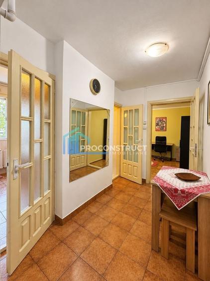 Apartament cu 2 camere semidecomandat, mobilat în P-ța Unirii