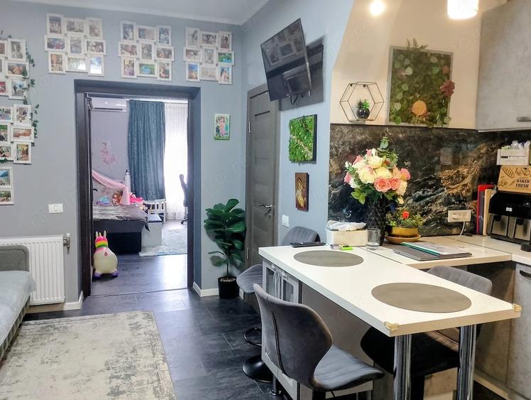 Apartament cu 2 camere decomandat în Take Ionescu