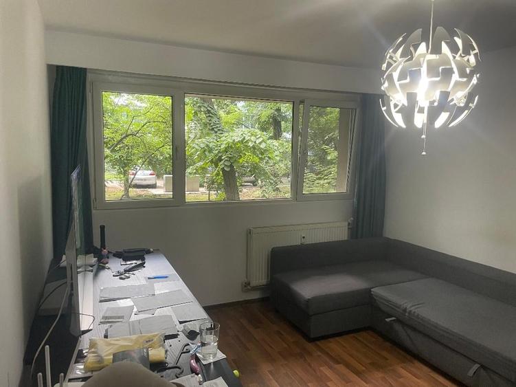 Apartament cu 2 camere decomandat în Drumul Taberei