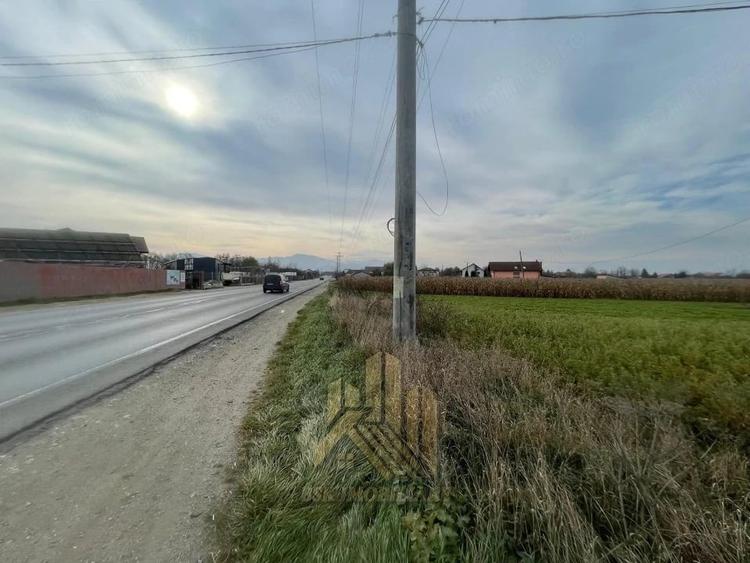 Teren de 3500 mp, în Stupini