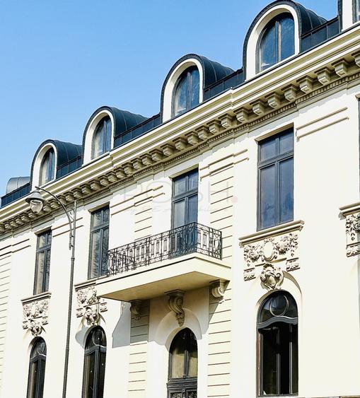 Casă individuală cu 12 camere cu Canalizare în Universitate