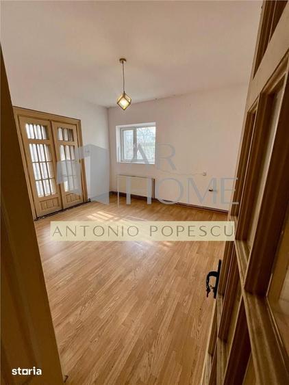 Casă cu 8 camere cu Teren 420 Mp în Central