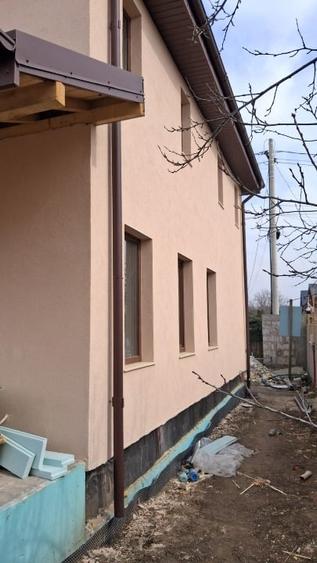 Casă individuală cu 5 camere cu Canalizare în Valu lui Traian