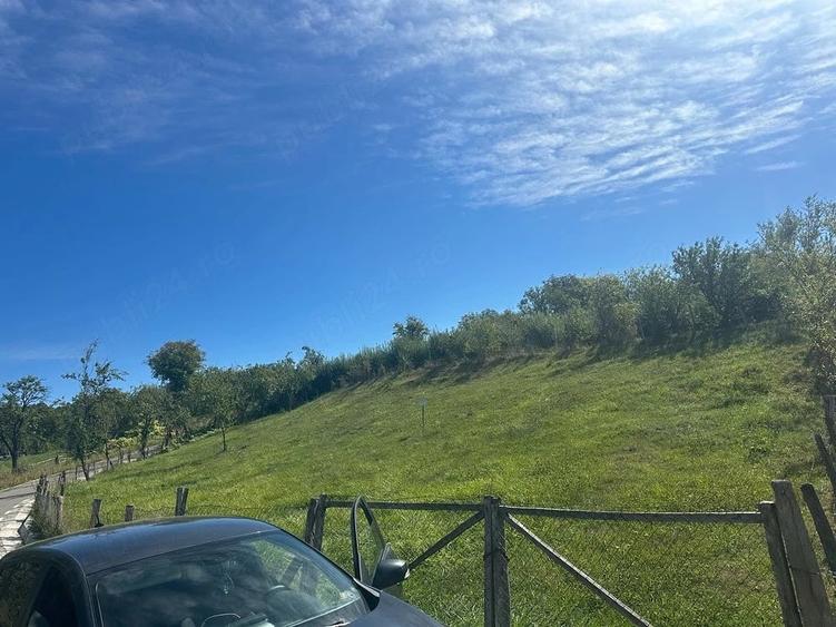 Teren de 970 mp, în Hârtiești