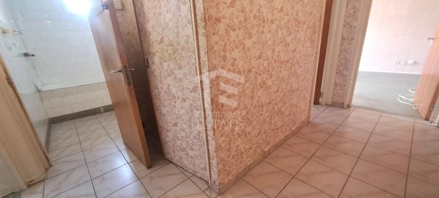 Apartament cu 3 camere decomandat în Berceni