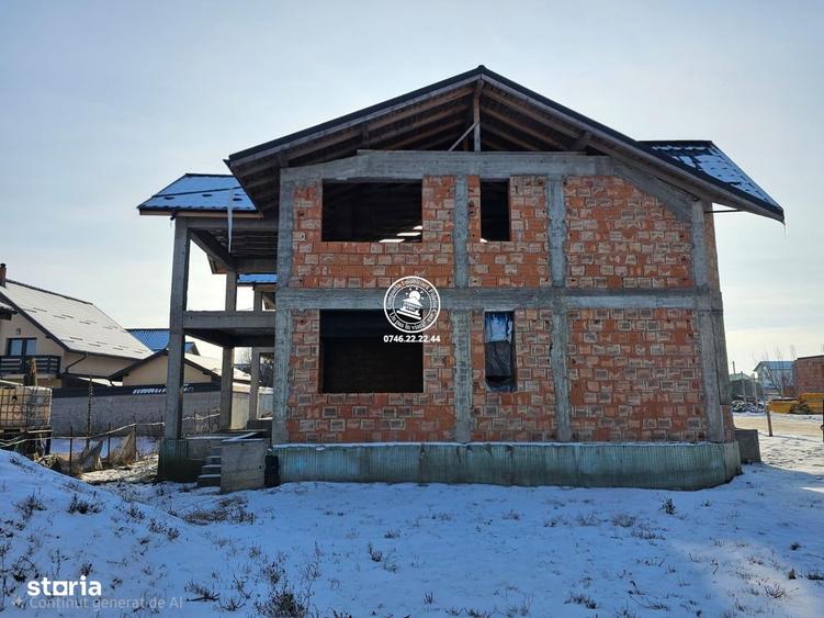 Casă cu 4 camere în Breazu