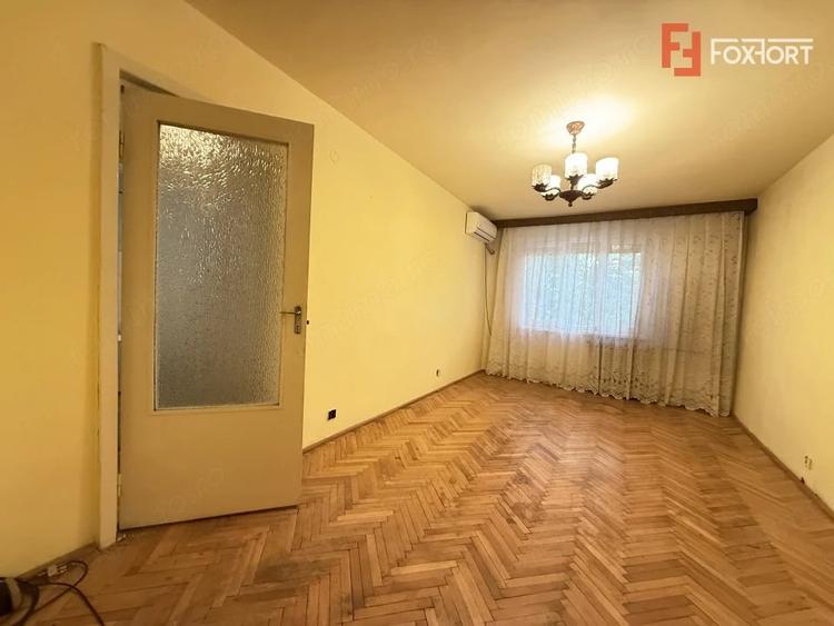 Apartament cu 3 camere semidecomandat în Circumvalațiunii