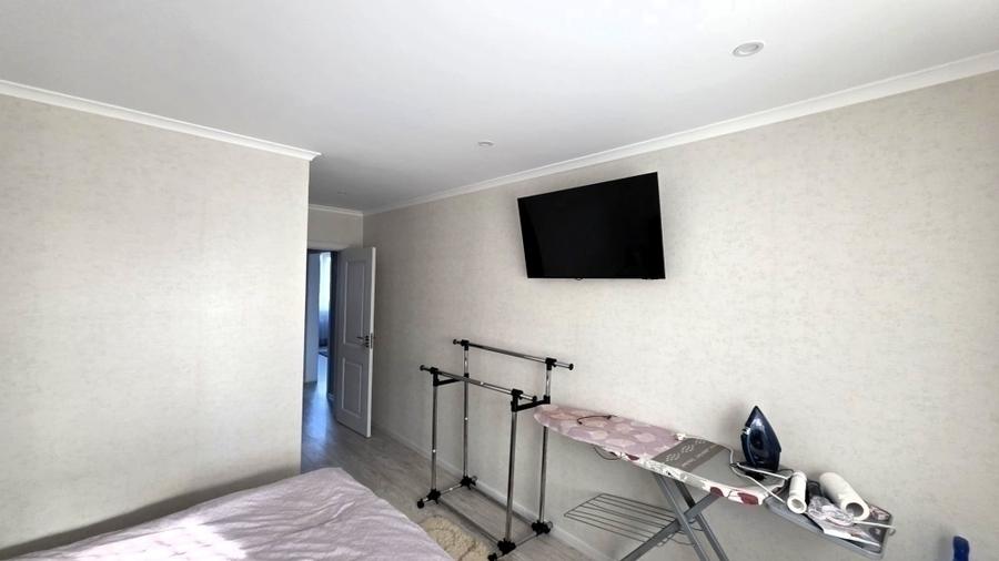 Apartament cu 3 camere semidecomandat în Tătărași