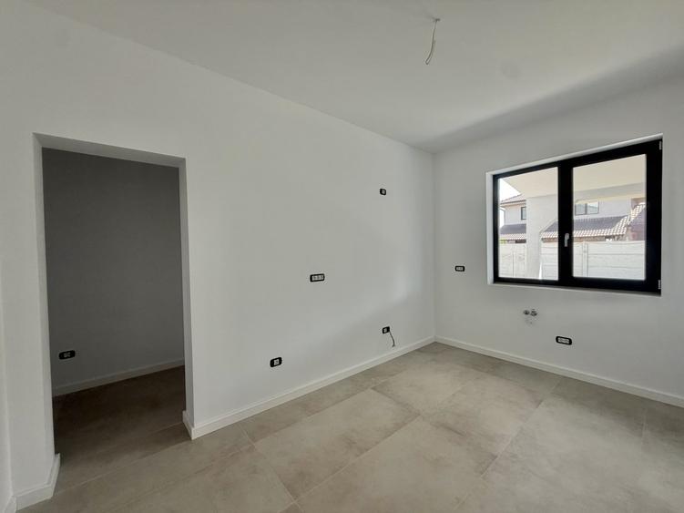 Duplex cu 4 camere cu Canalizare în Giroc